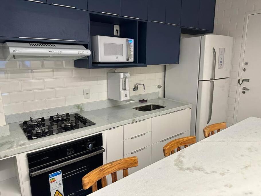 Belo Renovado 3 Quartos Em Copacabana Apartment *